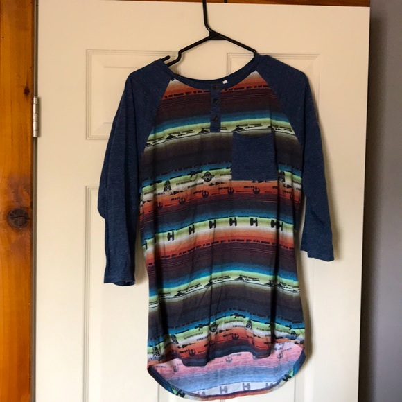 LIGHTLY USED RAGLAN T - Picture 1 of 4